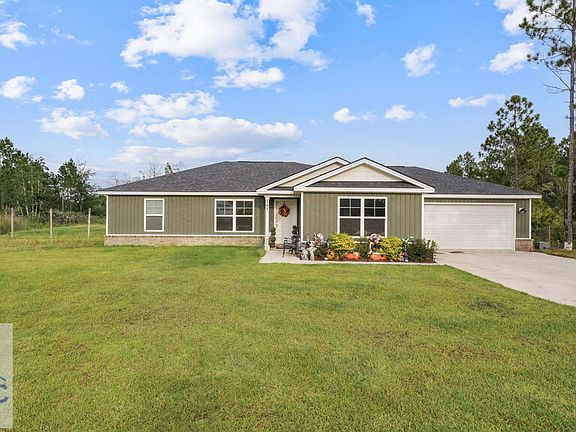 4th image of 141 Cardinal Ln