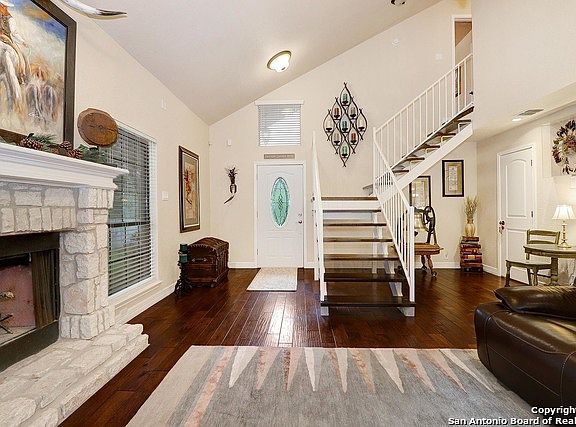 2nd image of 17102 Vardon Way