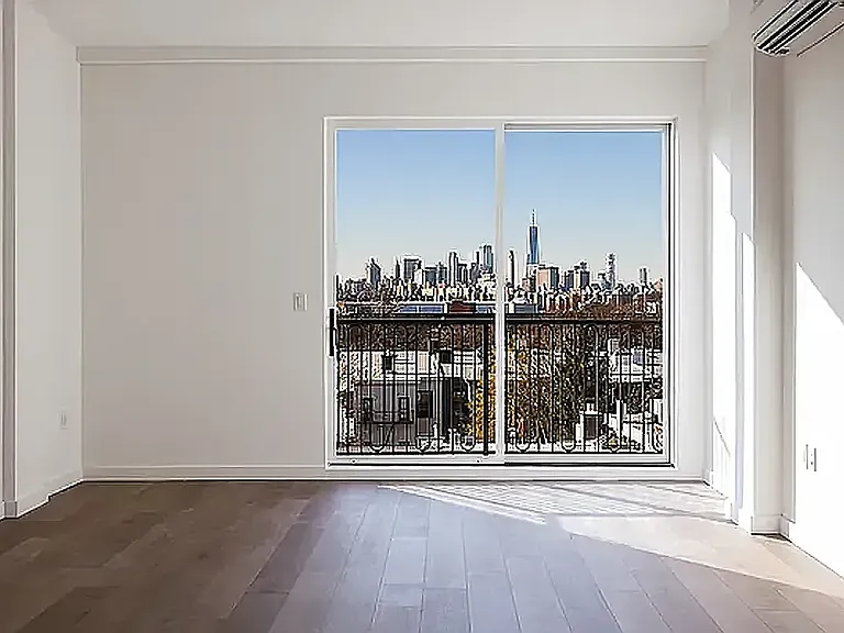 1000 Lorimer St #306 — Photo 2