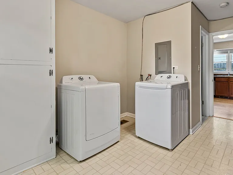 1514 N Washington St — Photo 11