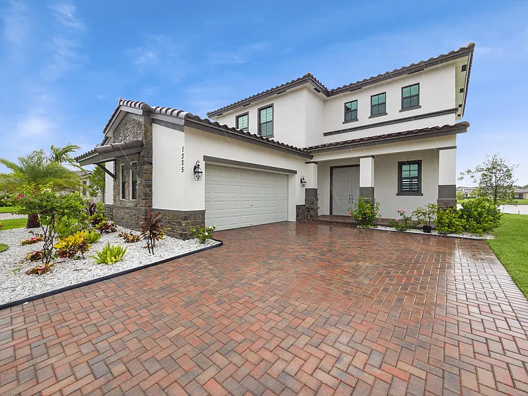 1325 Whitcombe Dr — Photo 24