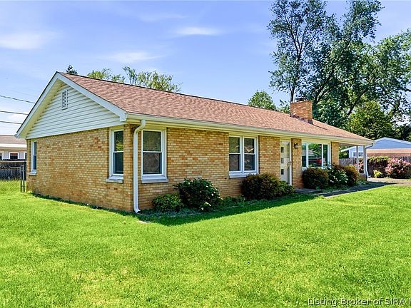 3rd image of 424 Windemere Road