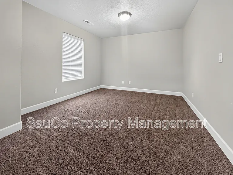 3453 SE Hare Ave — Photo 13