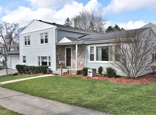 424 Hillcrest Ave, Barrington, IL 60010