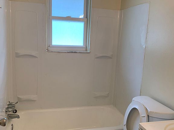 5th image of 2031 W Broad St