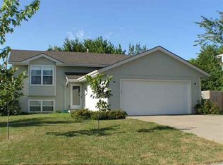 7425 SW 27th St, Topeka, KS 66614