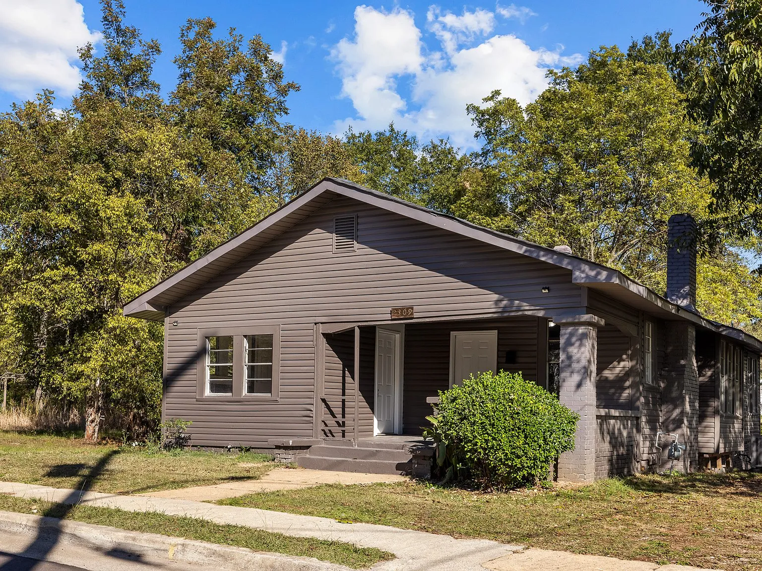 2309 Eufaula Ave - 1 — Photo 2