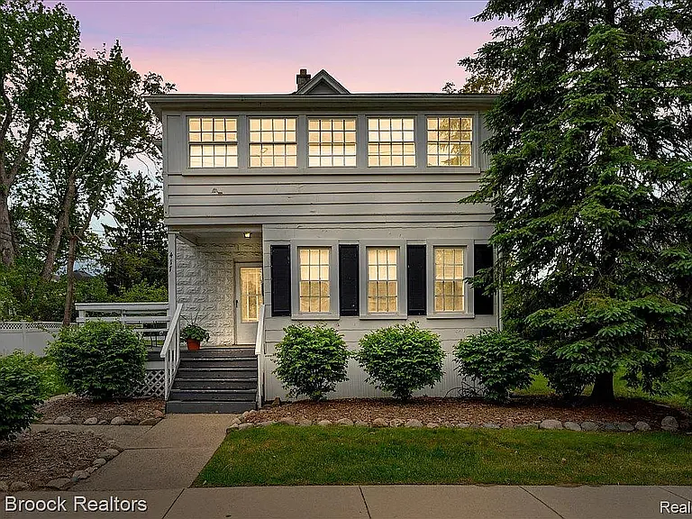 417 W Lincoln Ave #1