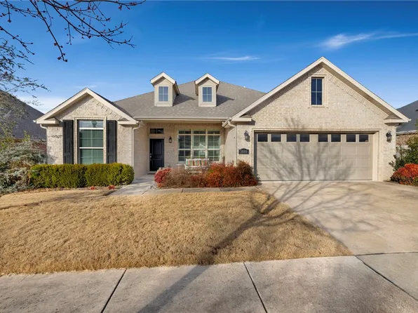 3080 E Royal Dr, Fayetteville, AR 72701