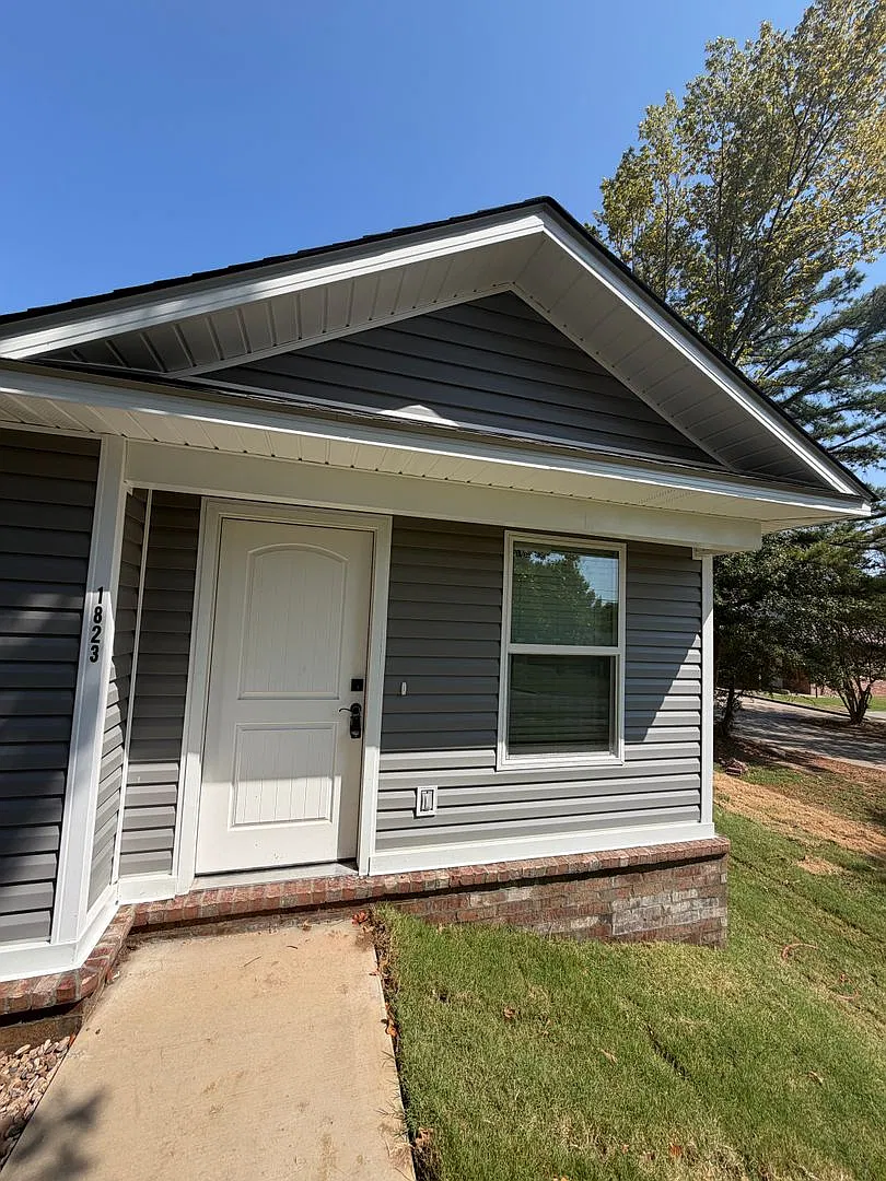 Move-In Special - October Free! — Photo 1