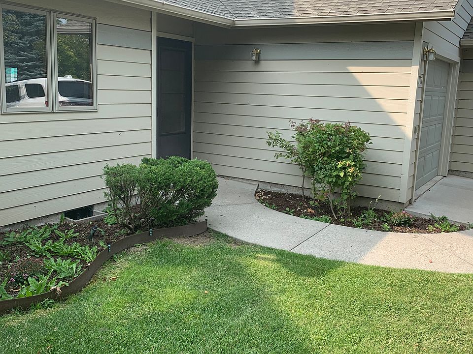 Main entrance and garage.