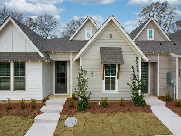 138 Summer St, Opelika, AL 36804