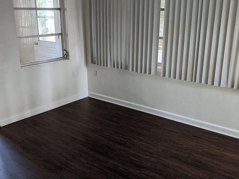 601 N Center St — Photo 12
