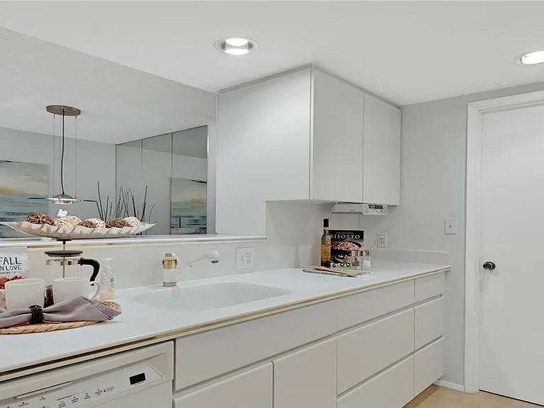 14757 NE 32nd St #B304 — Photo 2