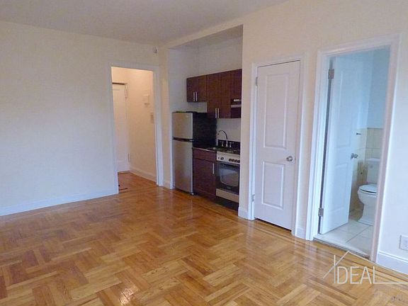 2nd image of 262 Washington Ave #0M