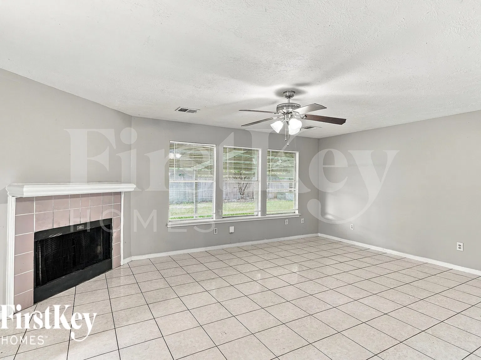 4 bed, 2.5 bath, 2166 sqft, $1,860 — Photo 3
