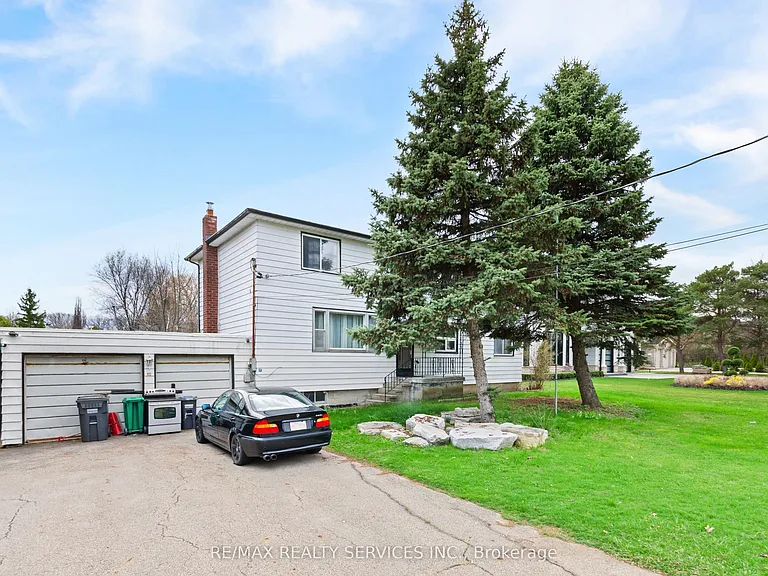 1524 Indian Grv — Photo 2