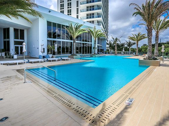 5th image of 16385 Biscayne Blvd Unit 2001