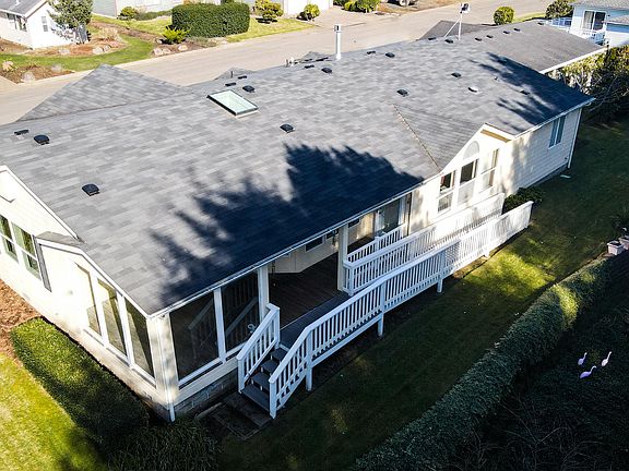 2nd image of 1165 SW Ocean Hills Dr