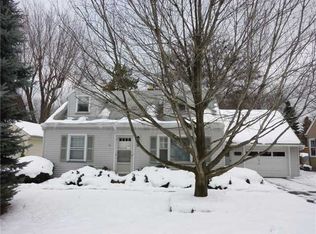 38 Villewood Dr, Rochester, NY 14616