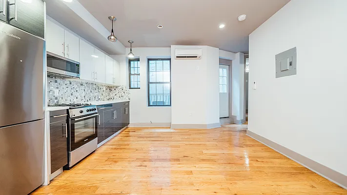 Rented by Nooklyn NYC LLC | media 17