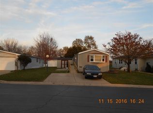 604 E Wood Ln, Belvidere, IL 61008