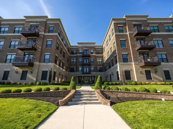 1670 E Broad St #201, Columbus, OH 43203