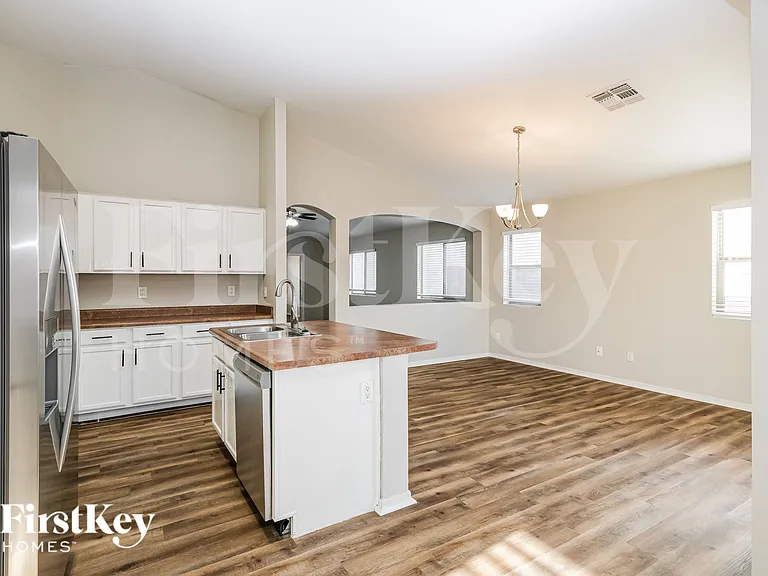 3141 W Sunland Ave — Photo 6
