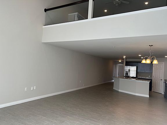 5th image of 56396 Newport Dr
