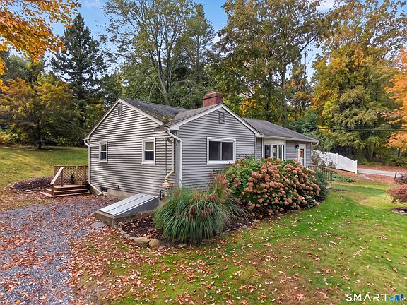 4th image of 32 Bushy Hill Road