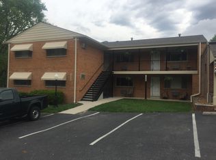 1228 S Elm Ave APT B, Webster Groves, MO