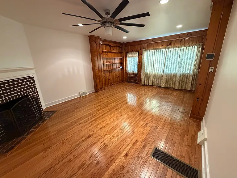 1535 Willow St — Photo 3