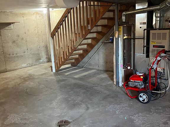 2nd image of 785 Valentine Dr #785