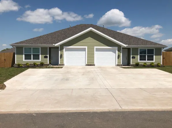 613 W Christopher Dr #A, Siloam Springs, AR 72761