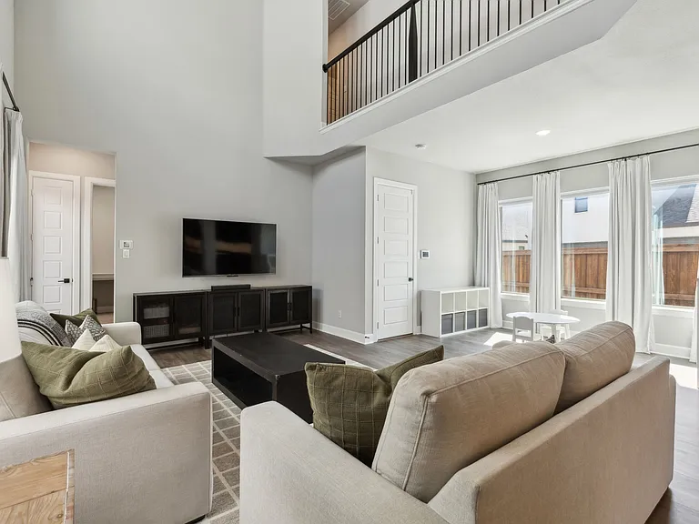 2121 Tolleson Dr — Photo 5