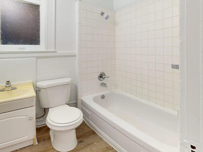 154 Franklin St #206 — Photo 12