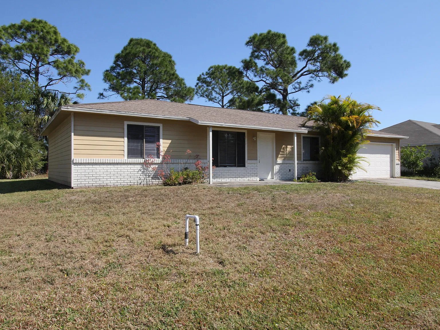 3 bed, 2.0 bath, 1184 sqft, $1,775 — Photo 2