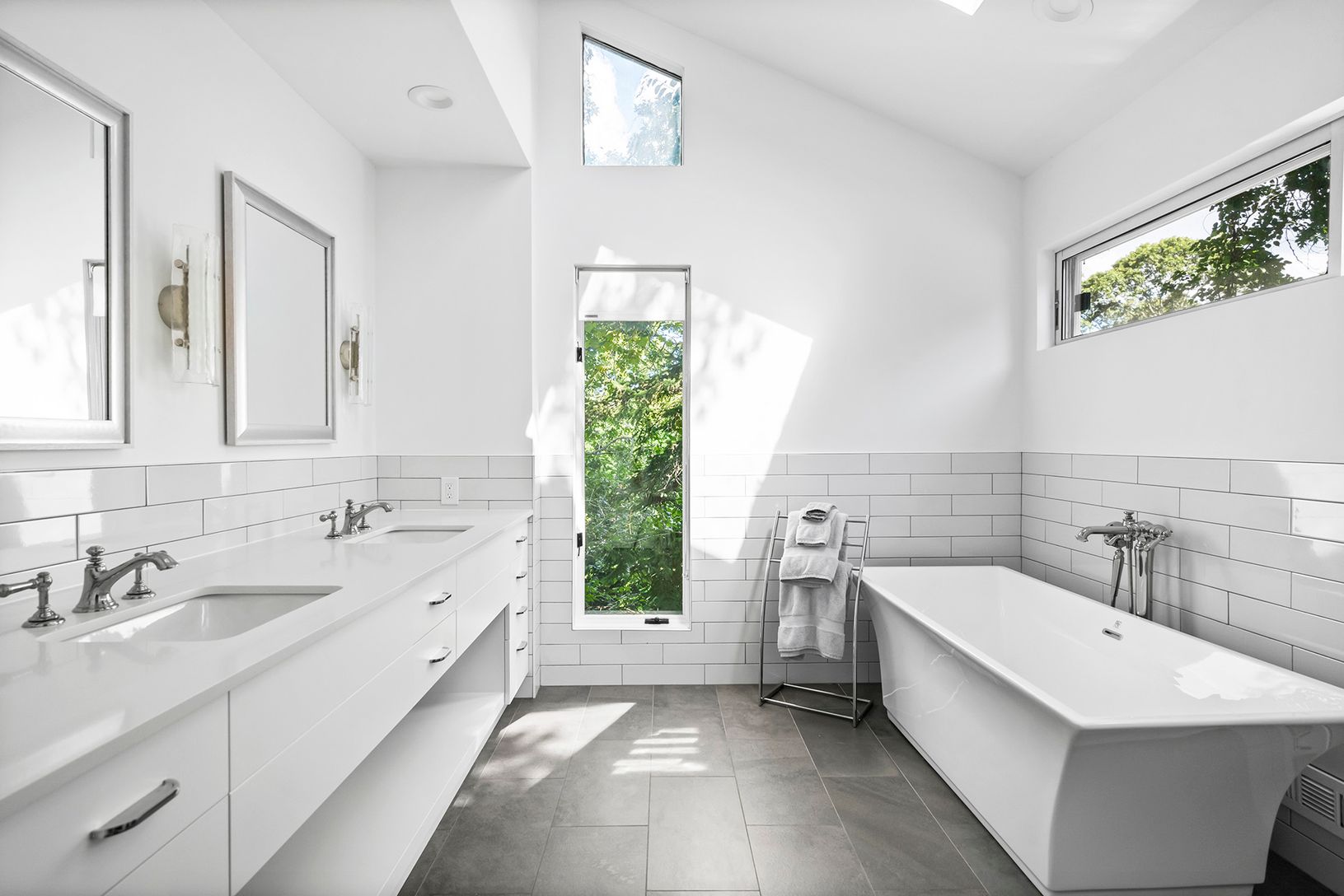  Guest suite bathroom - 2nd floor