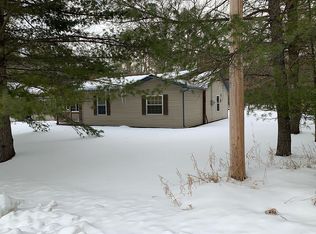 10223 Hammond Dr, Atlanta, MI 49709