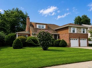 288 Brower Ave, Rockville Centre, NY 11570