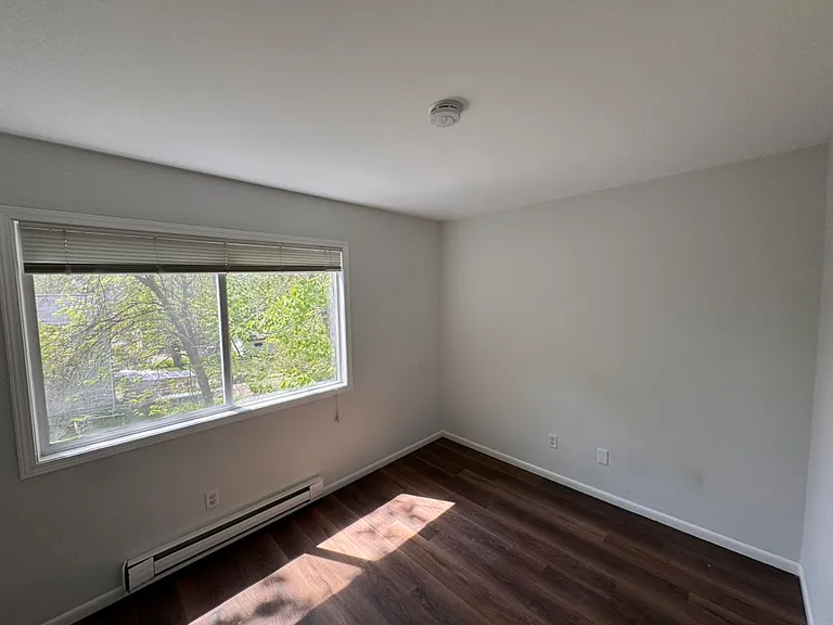 1230 E Dayton St #4 — Photo 6