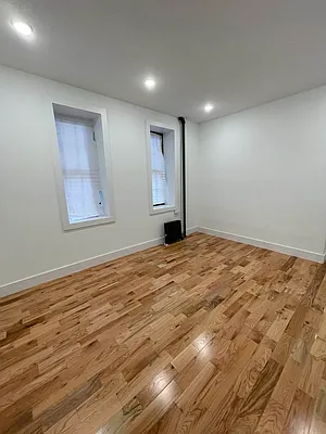 Rented by Nooklyn NYC LLC | media 30