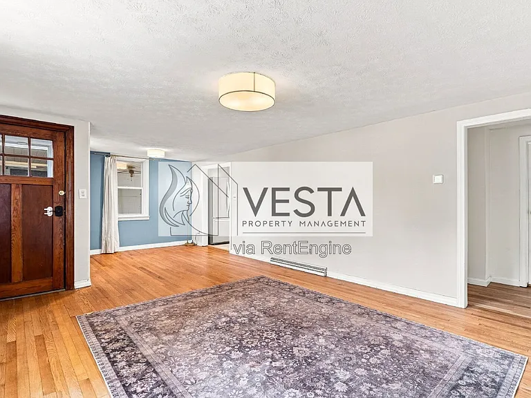 78 Moody Ave — Photo 6