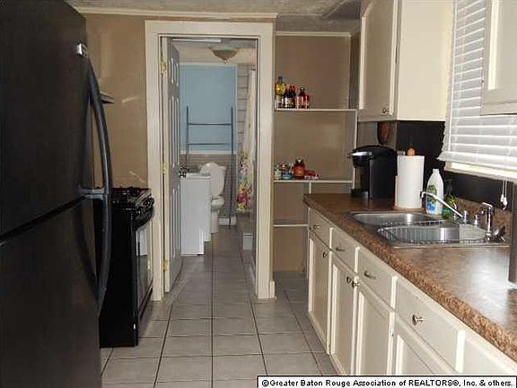 5th image of 217 Pecan Dr
