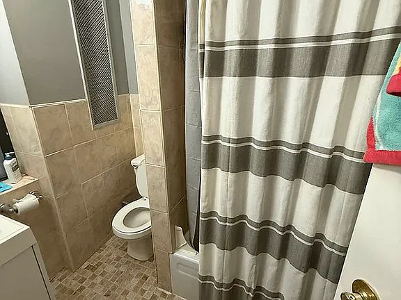 2nd image of 1374 1st Ave APT 3D