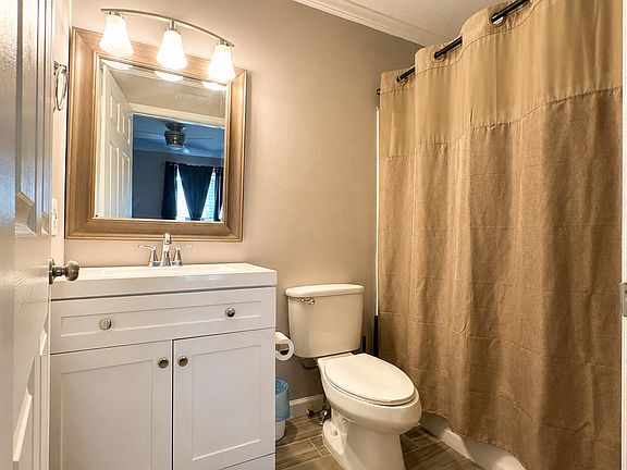 2nd image of 2905 Archer Rd APT 4007