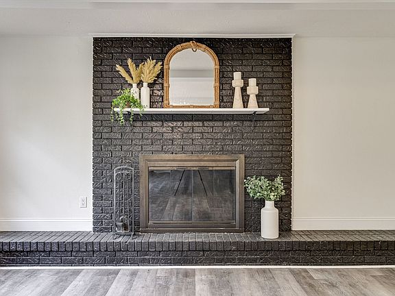 4th image of 3706 Altamira Dr