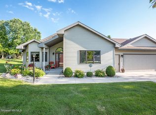 2208 Brookwood Ct, Fergus Falls, MN 56537