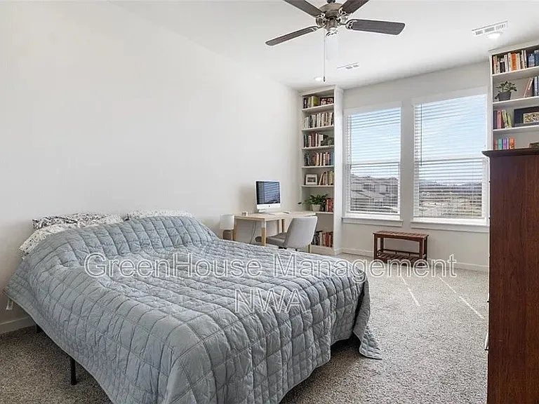 4813 Triangle St — Photo 16