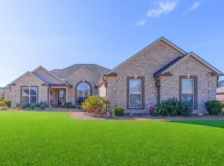 40 Living Waters Dr, Jackson, TN 38305